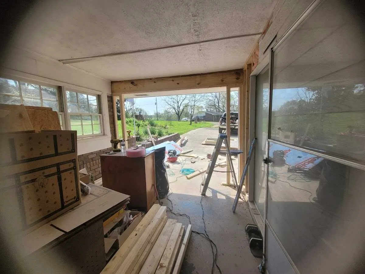 Air movers and dehumidifier for Drying & Dehumidification in Putnam